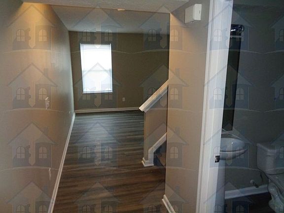 2nd image of 807 Prescot Cir