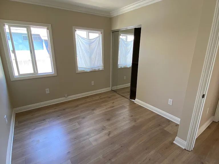 1030 E M St — Photo 18