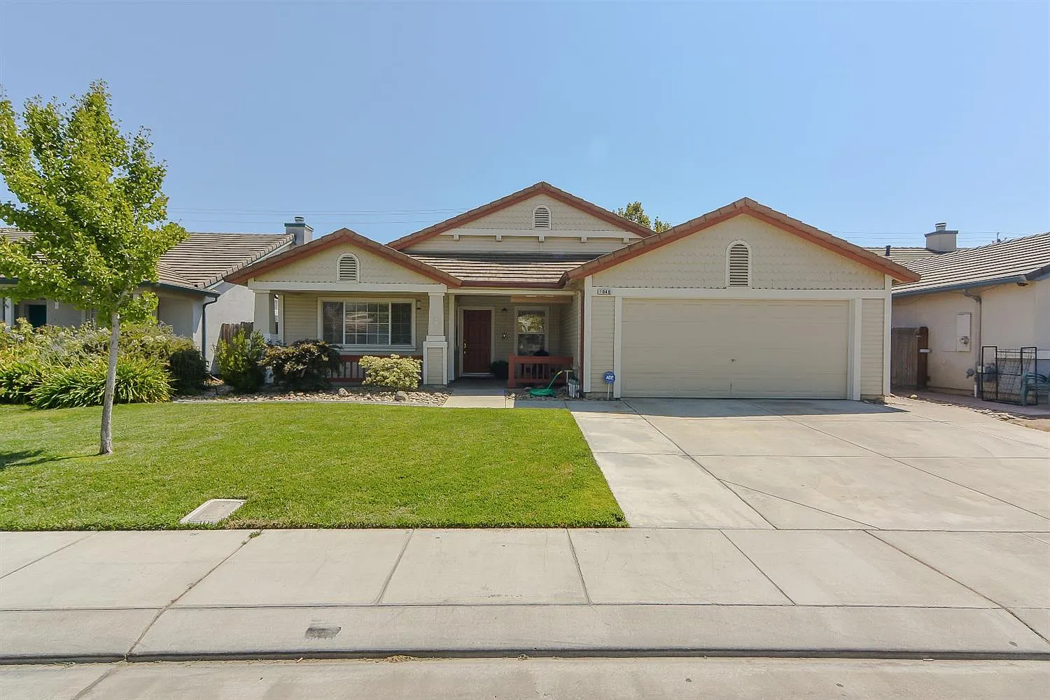 1040 Norman Dr photo 1