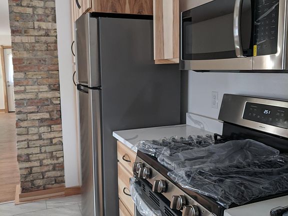 3rd image of 32 Ann St NW