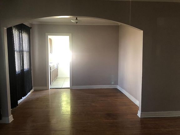 3rd image of 446 N Catalina Ave