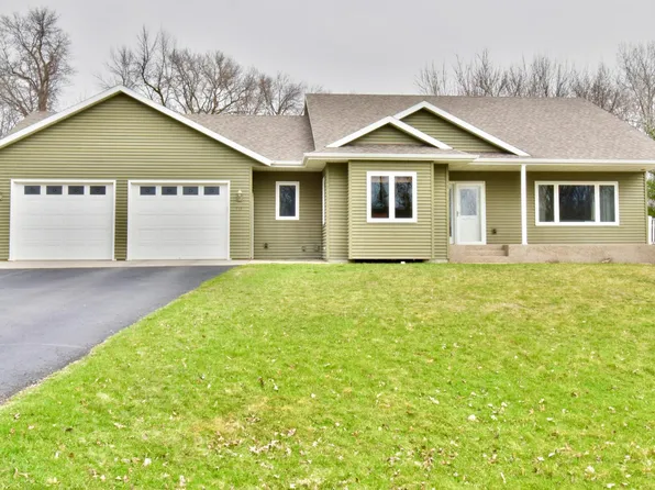 713 Thomas Dr NE, Alexandria, MN 56308