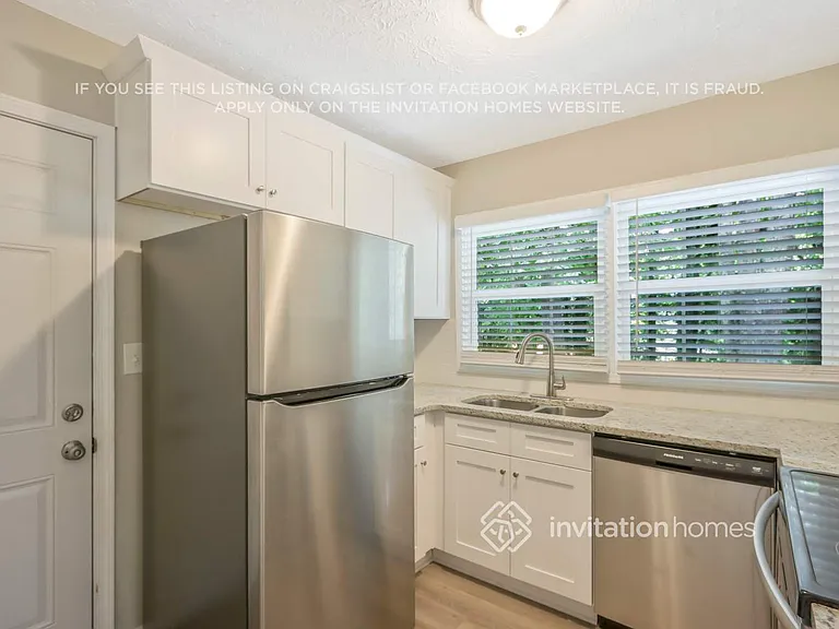 921 Dawn Ct SE — Photo 7