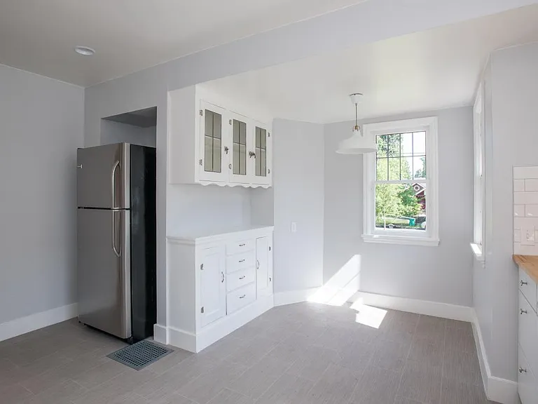 2628 NE Ainsworth St — Photo 6