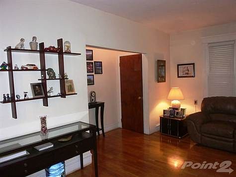 SEMI-DETACHED 1 FAMILY TRIPLEX...