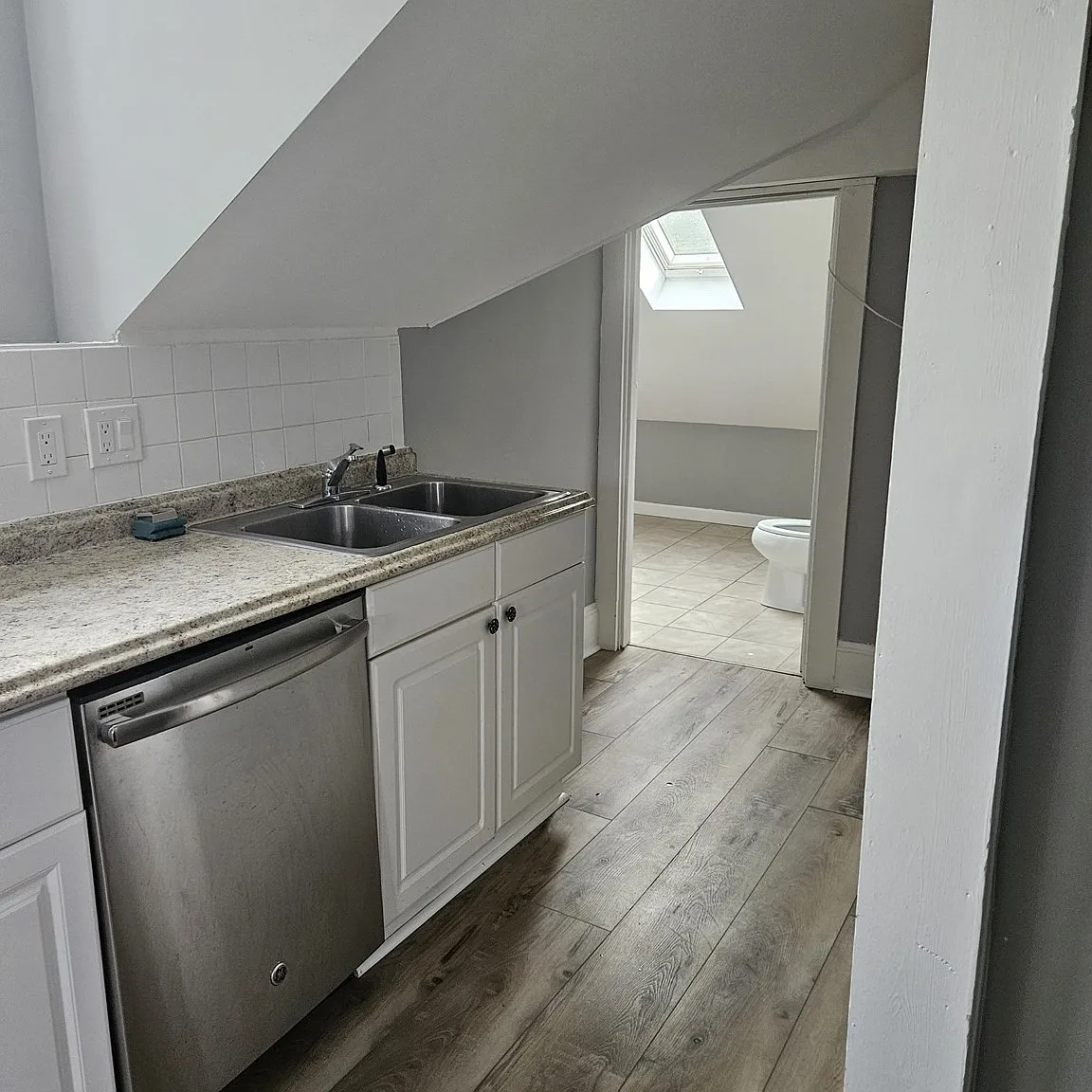 3 bed, 900 sqft, $3,300 — Photo 4