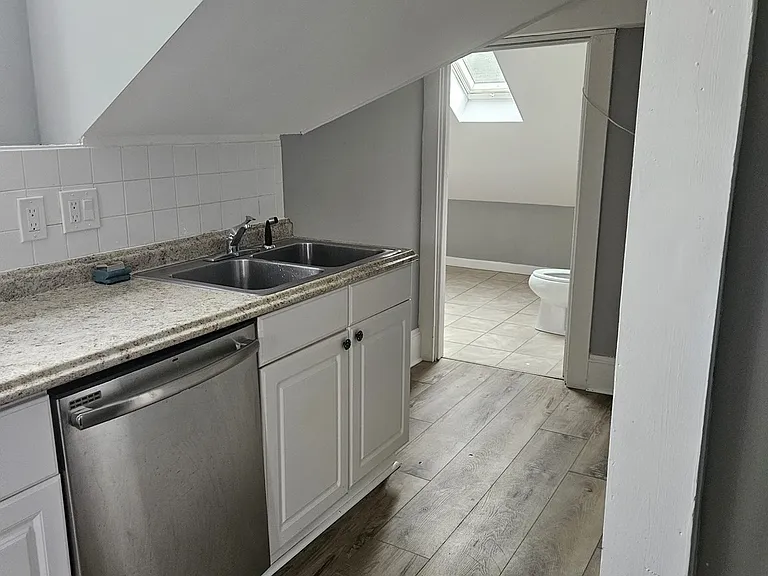 14 Hillside St #3 — Photo 4