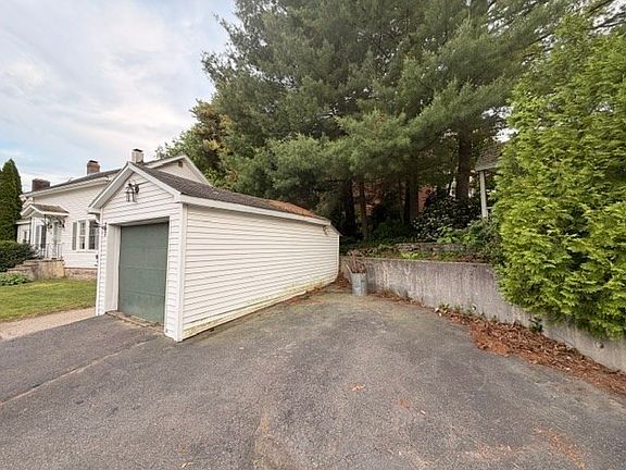 5th image of 34 Lenox St