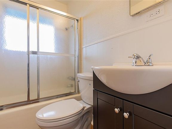 5th image of 3410 West Ave APT B