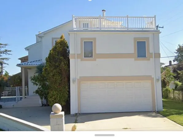 8214 Lagoon Dr, Margate, NJ 08402