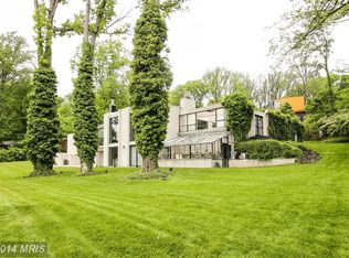 8801 Chalon Dr, Bethesda, MD 20817