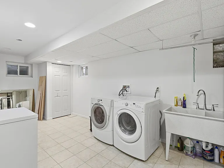613 Leamington Ave — Photo 8