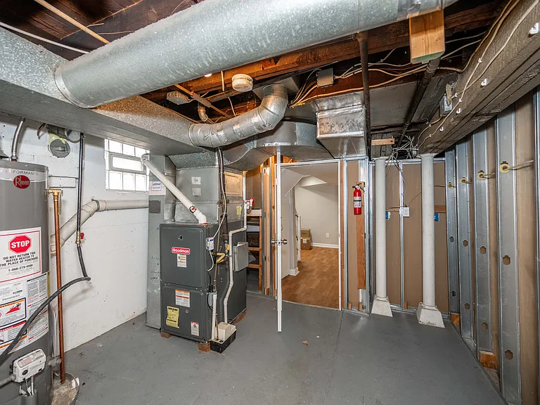 2737 Arbor Ave — Photo 48