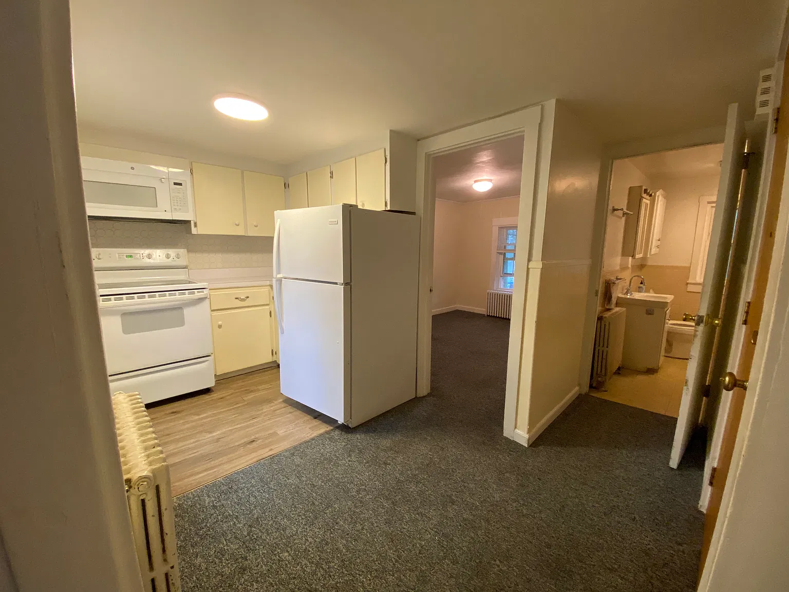 16 Clinton Ave — Photo 2