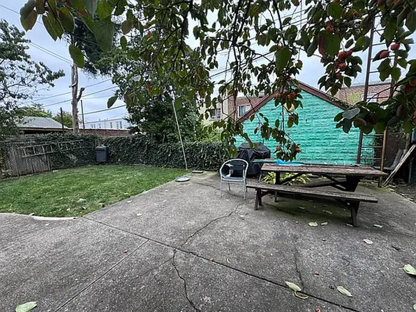 150-47 Grand Central Parkway image 17 of 18