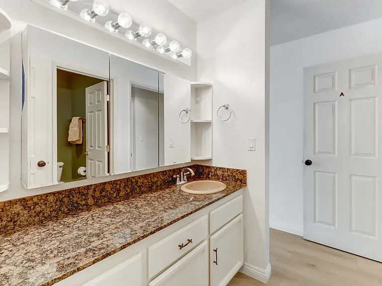 2262 Autumnleaf Ln — Photo 13