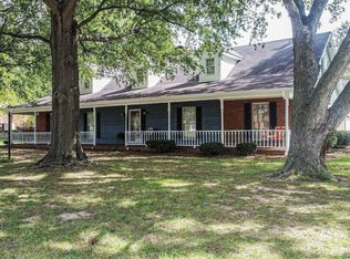 585 Fairview Dr, Paducah, KY 42001