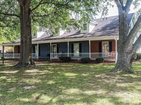585 Fairview Dr, Paducah, KY 42001