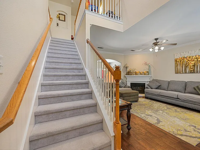1905 Francis Ct — Photo 6