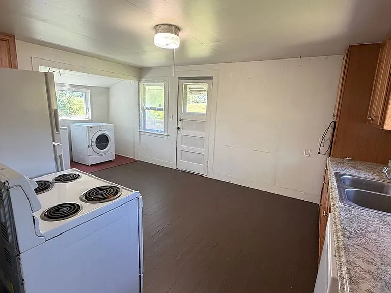 11393 Carver Rd — Photo 13