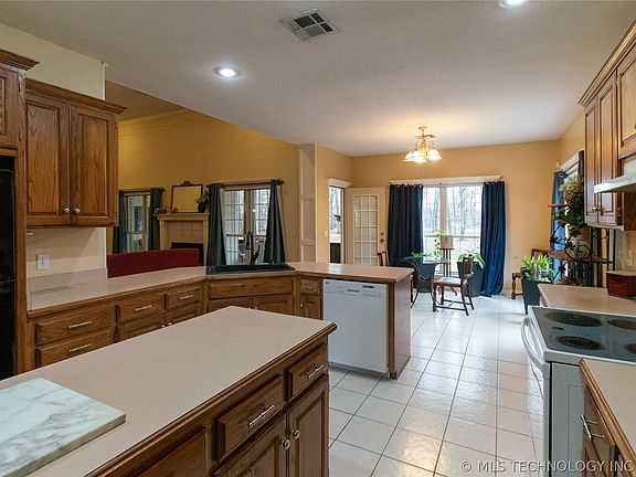 3rd image of 4982 E Cedar Ridge Rd