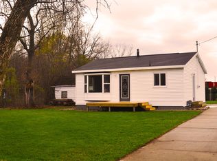 301 Kent Ct, Midland, MI 48642