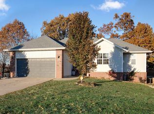 210 Spruce Ave, Clever, MO 65631