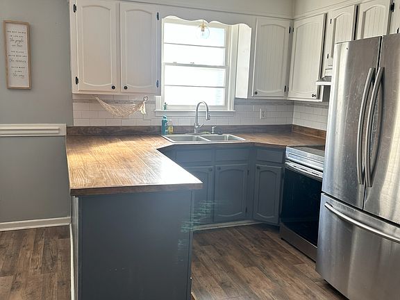 5th image of 400 Wesley Dr