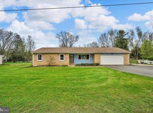 4330 Pinewood Ln, York, PA 17402