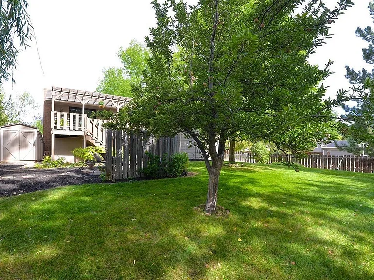 2025 Sheffield Ct — Photo 27