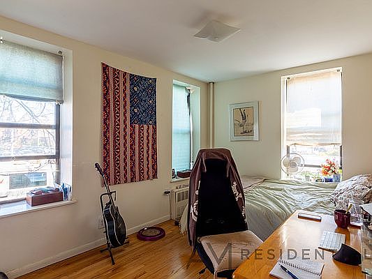 2nd image of 172 Bay 28 St #A