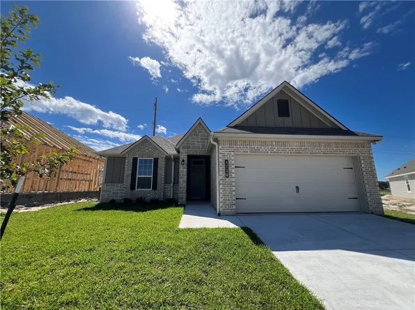 4736 Holm Oak Rd, Bryan, TX 77845