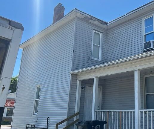 2nd image of 335 1/2 Washington Ave