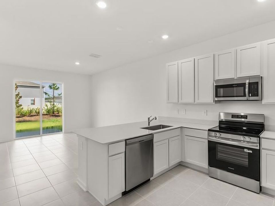 2nd image of 2865 Pierr St