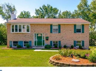 736 Rosewood Dr, Douglassville, PA 19518