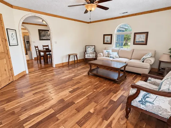 4141 Old Samburg Rd, Hornbeak, TN 38232