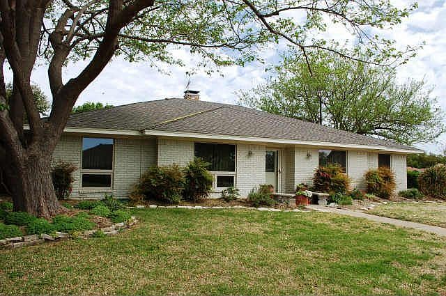 1st image of 2613 Windsor Pl