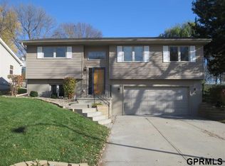 1811 N 111th St, Omaha, NE 68154