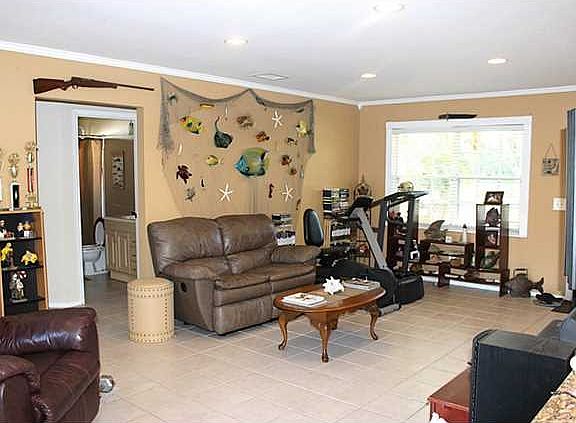4th image of 2933 SE Buccaneer Cir