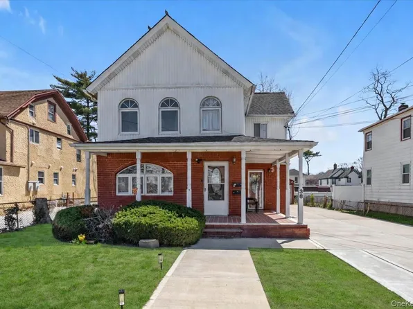 38 5th Street, Valley Stream, NY 11581