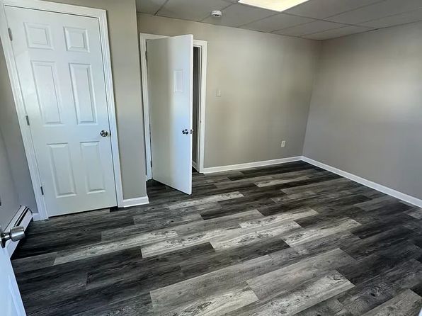 99-105 Mammoth Rd #1