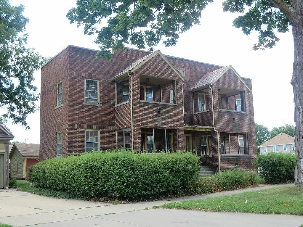 500 Wellington St — Photo 1