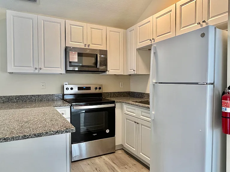 138 King St #B — Photo 4