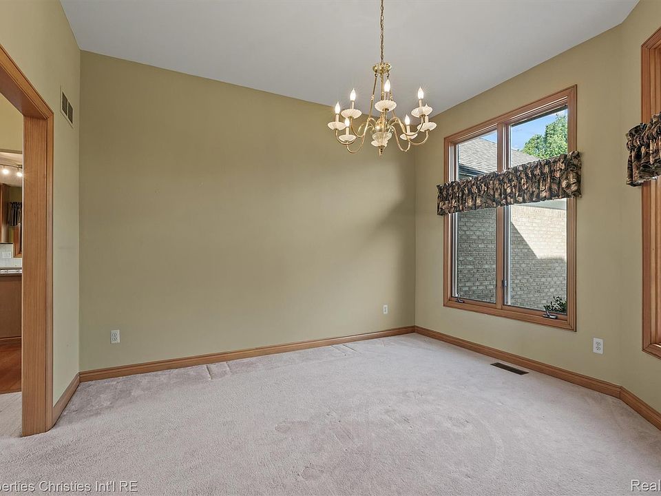 1297 Invitational Dr, photo 27