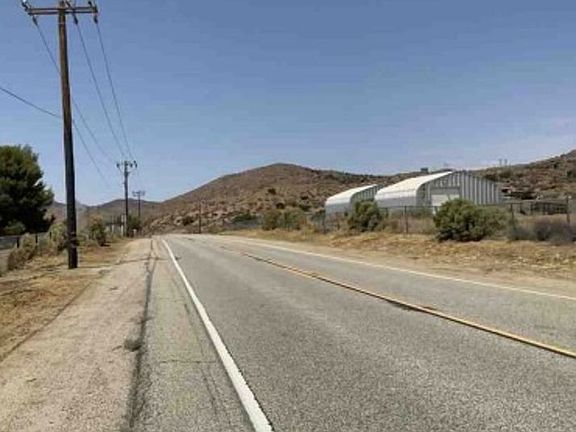 Exterior Neighborhood (street photo)