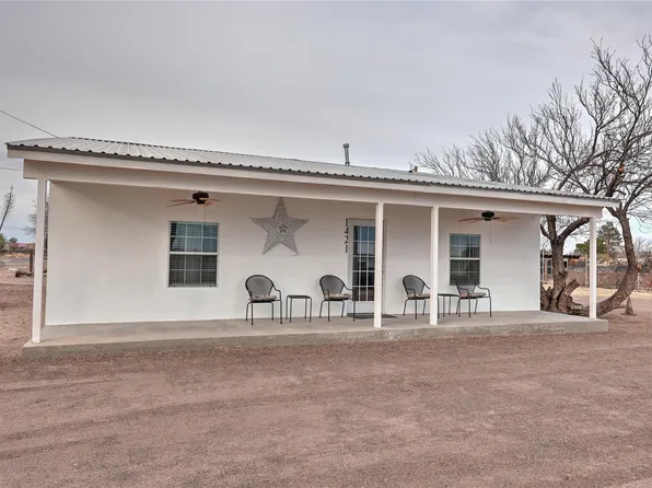 1421 W Sacramento St, Marfa, TX 79843