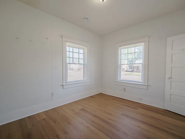 856 S Millwood Ave #2 — Photo 9
