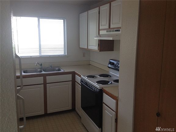 3rd image of 2634 Laukala Pl