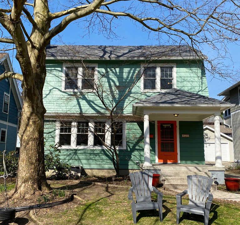 2nd image of 425 Briarwood Ave SE