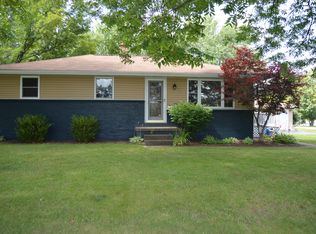 5690 Middletown Rd E, New Middletown, OH 44442
